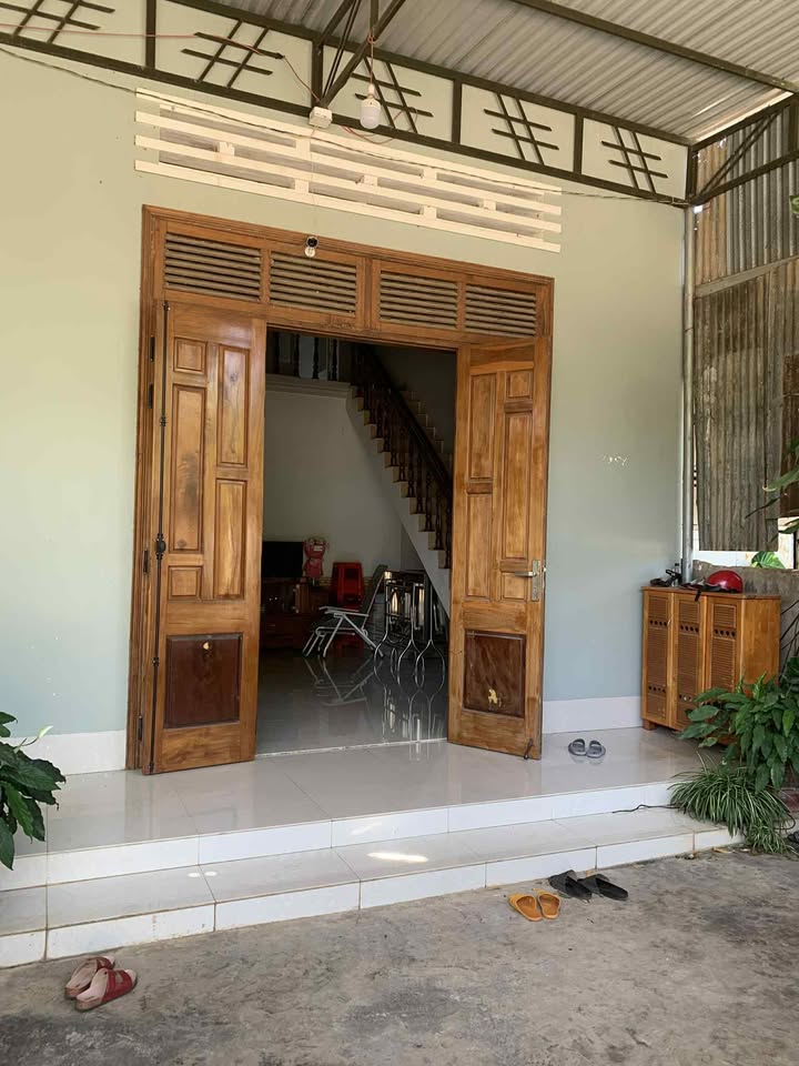 Nhà mặt tiền đường Lý Thường Kiệt, xã Liên Sơn, 180m² - Dọn vào ở ngay!