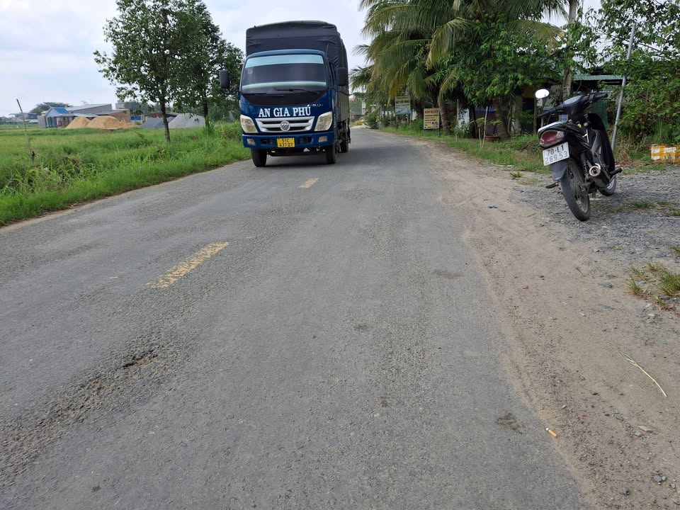 Dãy trọ mặt tiền đường Giồng Lớn, xã Mỹ Hạnh 360m² giá 4.5 tỷ - Đầu tư sinh lời ngay!