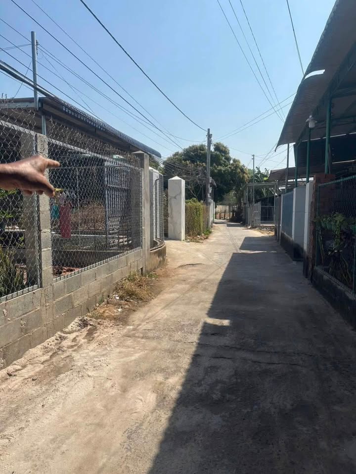 Đất thổ cư 100m² ngay sau lưng Nhà Thờ Kim Ngọc - Giá chỉ 800 triệu VND!