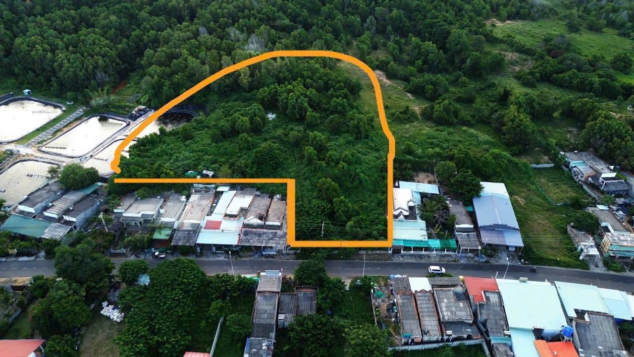Đất mặt tiền Lạc Long Quân, Tiến Thành 5700m² giá 35 tỷ - Cơ hội đầu tư tốt nhất!