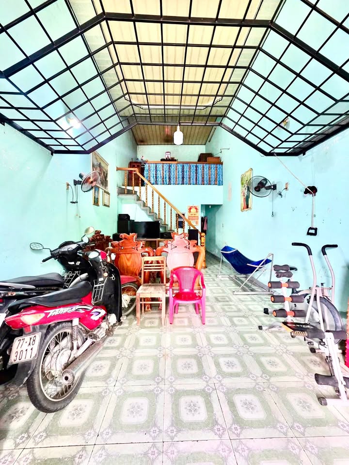 Nhà bán đường Hoa Lư, Đống Đa, Quy Nhơn 64m² giá 3 tỷ - Gần trường học và chợ!