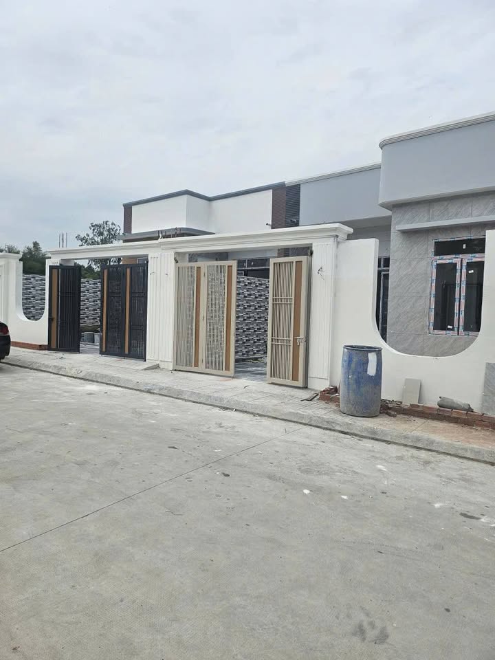 Nhà cấp 4 mới xây tại Tam Phước, Long Điền 112m² giá 1.8 tỷ - Thiết kế hiện đại, tiện ích đầy đủ!