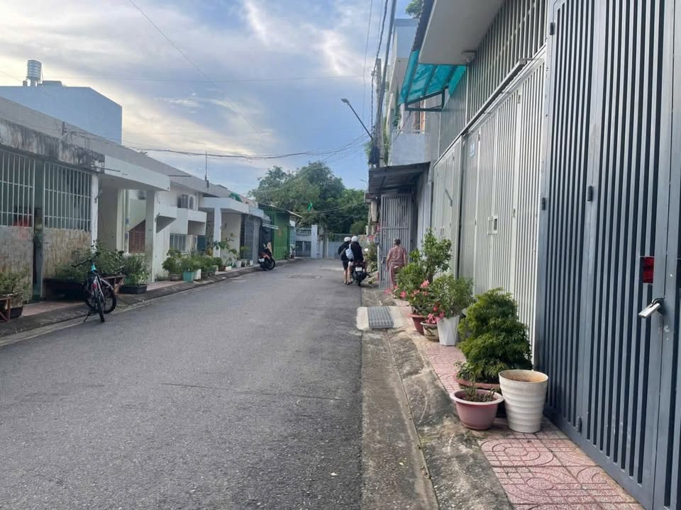 Nhà cấp 4 tại Hẻm Nguyễn Hữu Cảnh, Vũng Tàu 106m² giá 7.3 tỷ - Đầu tư sinh lời!