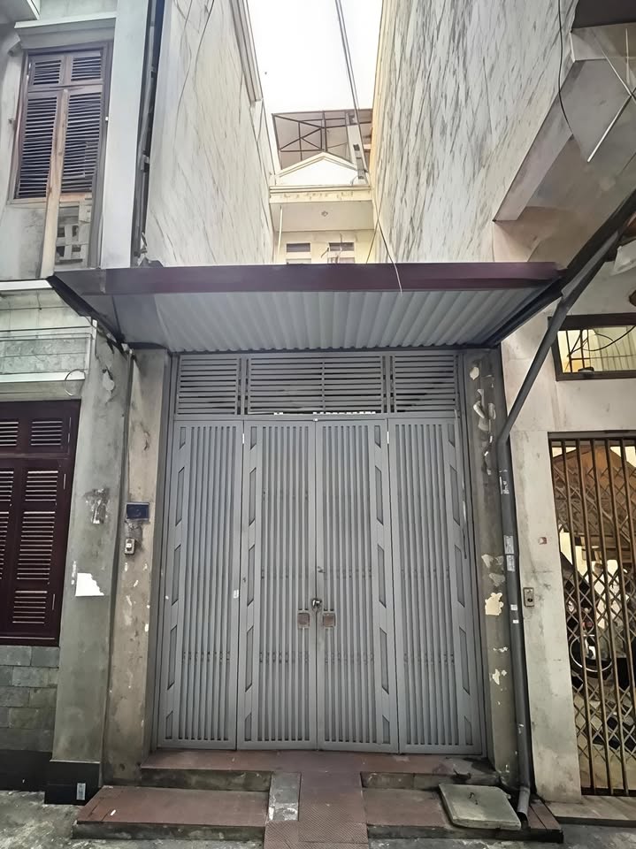 Nhà riêng Tô Vĩnh Diện Thanh Xuân 60m² giá 1.3 tỷ - Sổ đỏ chính chủ sẵn sàng giao dịch!