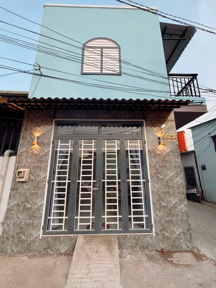 Nhà góc 2 mặt tiền Quốc Lộ 1A, Quận 12, chỉ 1.55 tỷ - Cơ hội đầu tư tuyệt vời!