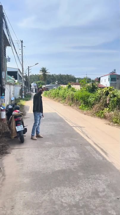 Đất nền Lai Uyên 200m² giá 1.05 tỷ - Vị trí đắc địa gần Quốc lộ 13!