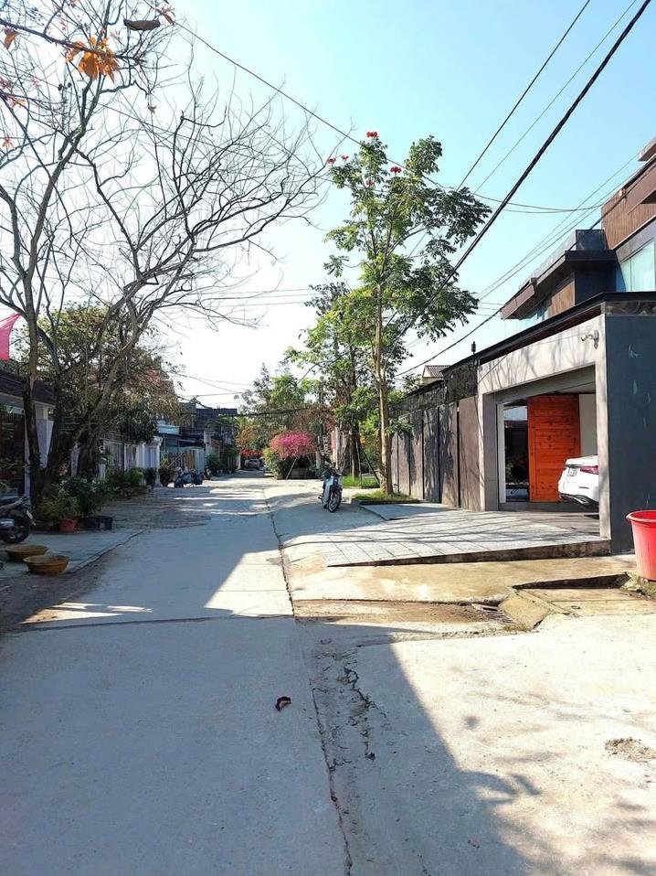 Đất kẹp mương Phú Thượng 156m² giá 3 tỷ - Mặt tiền thoáng đãng, dân trí cao!