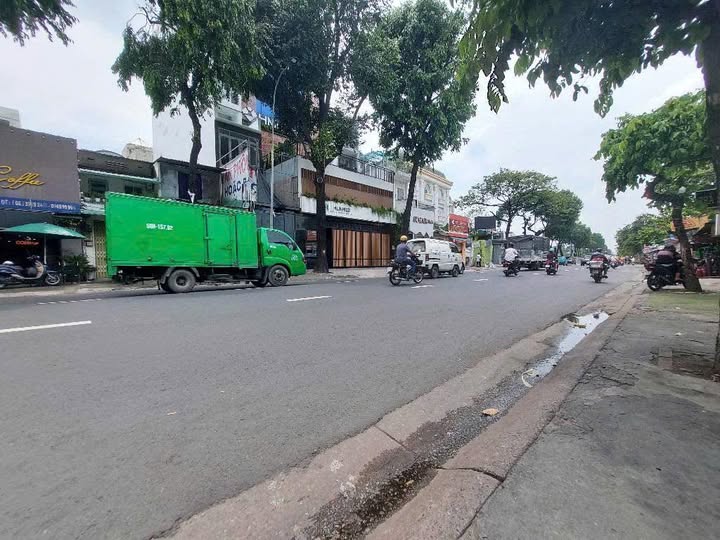 Nhà mặt tiền đường Nguyễn Kiệm, Gò Vấp 31m² giá 5.7 tỷ - Kinh doanh đa ngành nghề!