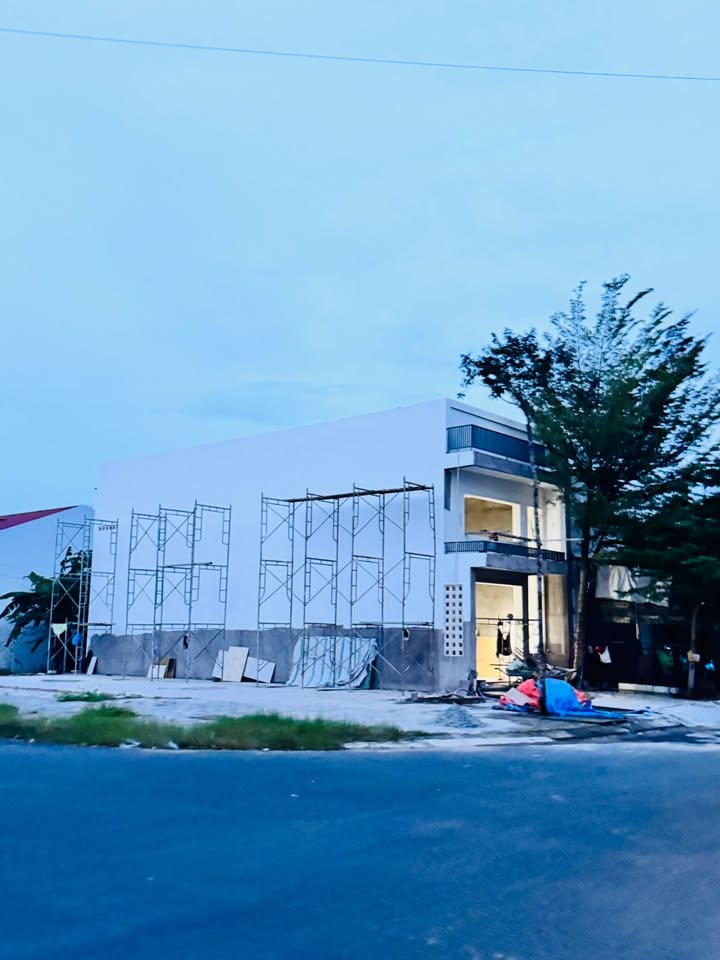 Nhà phố 1 trệt 1 lầu tại KDC Hồng Loan, Cái Răng, 80m² giá 4,7 tỷ - Nhà mới, nội thất sang trọng!