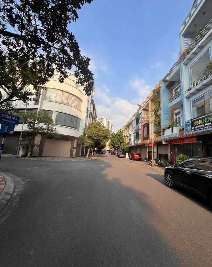 Nhà phố khu đô thị Petro Thăng Long Thái Bình 80m² giá 5 tỷ - Vị trí đắc địa gần chợ Quang Trung!