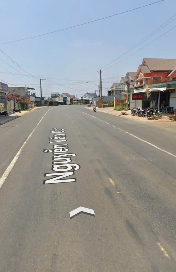 Nhà cấp 4 đường Nguyễn Văn Cừ 162m² giá 2 tỷ - Sân để ô tô thoải mái!