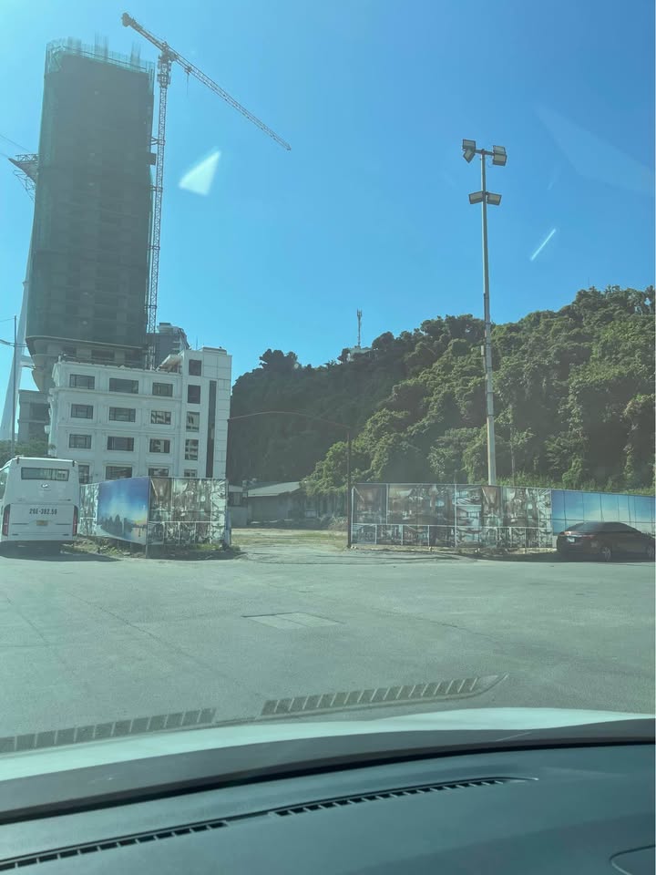 Đất mặt tiền Bãi Cháy 250m² giá chỉ 5 tỷ - Cơ hội đầu tư tuyệt vời!