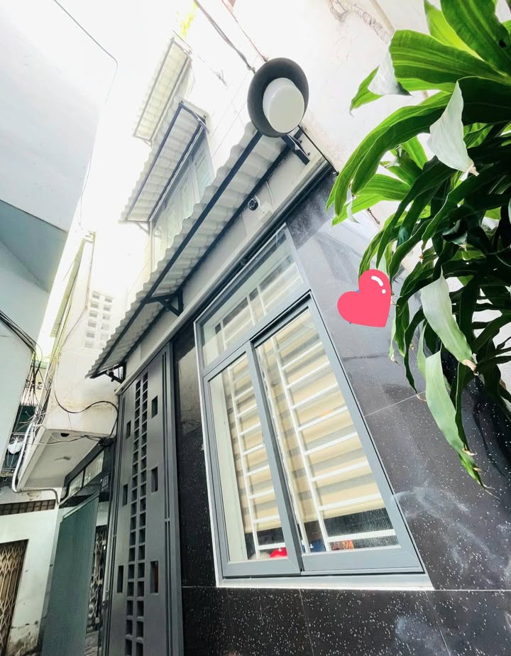 Nhà 4 tầng đường Cách Mạng Tháng Tám, Quận 3, 32m² giá 5.79 tỷ - Đẹp ở ngay!