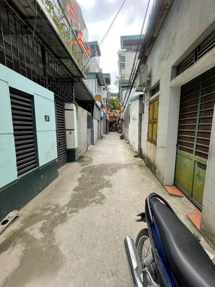 Nhà cấp 4 Lĩnh Nam, Hoàng Mai 39m² giá 3.88 tỷ - Ô tô vào tận nhà!