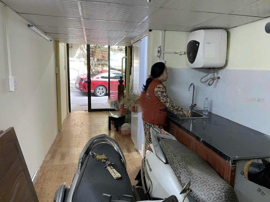 Căn hộ tập thể tầng 1 Ngõ 1 Nghĩa Tân, Cầu Giấy 40m² giá chỉ 6.5 triệu - Điện nước giá dân!