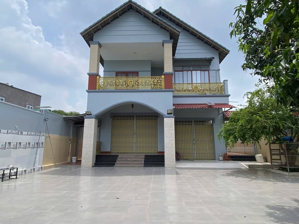 Biệt thự trung tâm TP. Bà Rịa 370m² giá 8.3 tỷ - Thiết kế hiện đại, chính chủ bán!