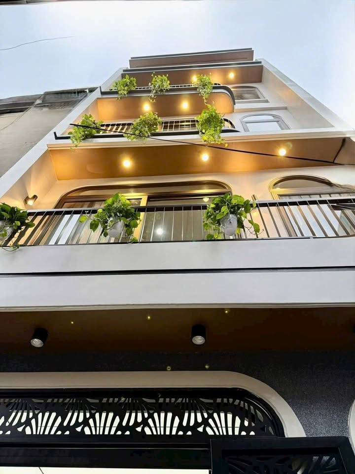 Nhà 4 tầng Cổ Loa Đông Anh 41m² giá 4.5 tỷ - Tiện nghi đầy đủ, mới tinh!