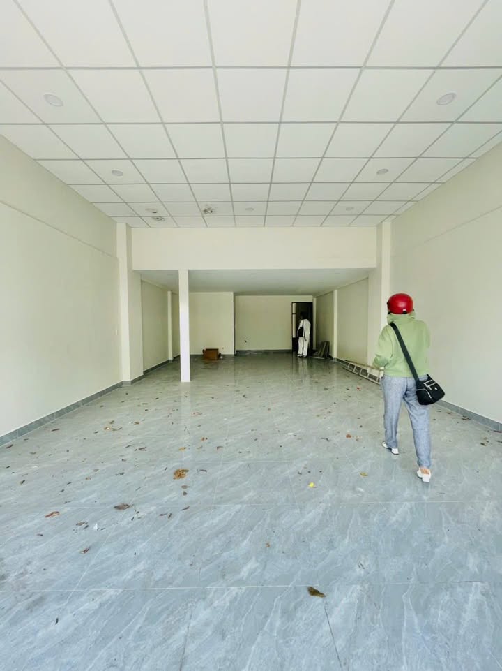 Nhà mặt tiền Dương Quảng Hàm, Gò Vấp 240m² giá 38 triệu - Khu kinh doanh sầm uất