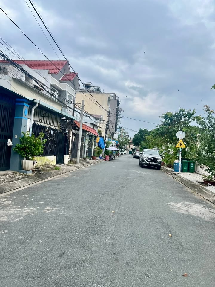 Nhà mặt tiền đường Dân Chủ, phường Hiệp Phú 91m² giá 9 tỷ - Đầu tư sinh lời ngay!