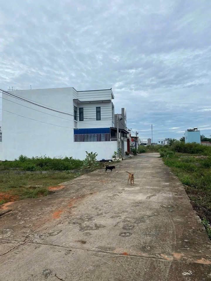 Đất nền Phan Thiết 145m² giá 2 tỷ - Lô góc hai mặt tiền đường Lê Duẩn!