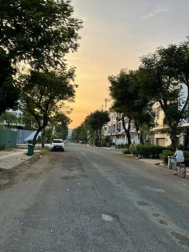 Bán lô đất Sadeco Ven Sông phường Tân Hưng 126m² giá 13.23 tỷ - Sổ đỏ chính chủ!