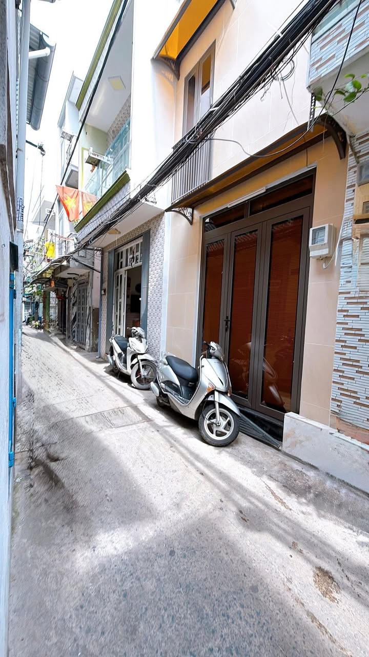 Nhà phố Khánh Hội Quận 4 42m² giá 2.85 tỷ - Sẵn sàng vào ở ngay!