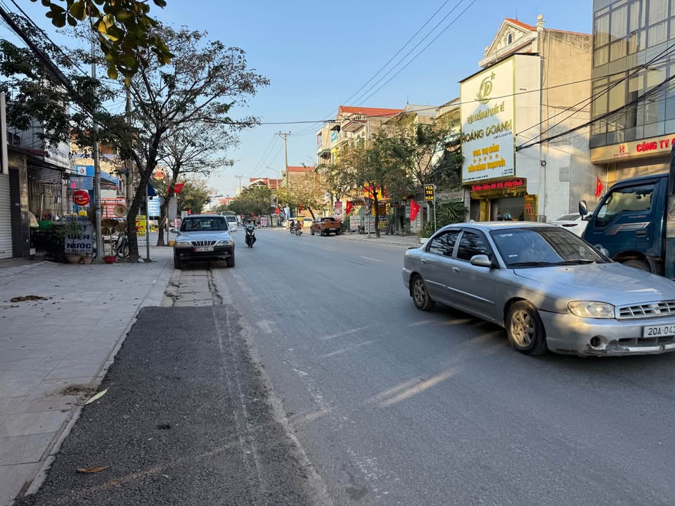 Nhà mặt tiền QL3 Phổ Yên 135m² giá 11 tỷ - Kinh doanh sầm uất!