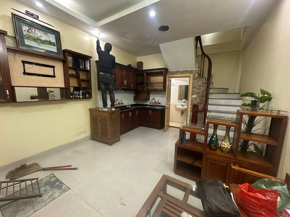 Nhà cho thuê Ngõ 10 Láng Hạ, Ba Đình 30m² giá 13 triệu - Chính chủ, đầy đủ nội thất!