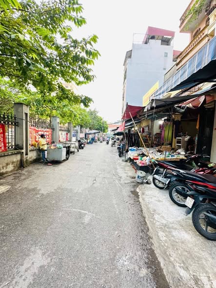 FrontHouse Lạc Long Quân 40m² giá 16.5 tỷ - Kinh doanh đỉnh cao, view hồ tuyệt đẹp!