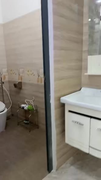 Nhà 1 mê Hẻm 43 Amakhe, Buôn Ma Thuột 80m² giá 3.79 tỷ - Thiết kế hiện đại, ô tô vào tận nhà!