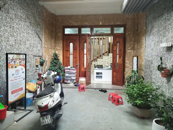 Nhà đẹp 3.5 tầng đường Lê Thước, phường Hạc Thành, Thanh Hóa - Giá chỉ 5 tỷ!