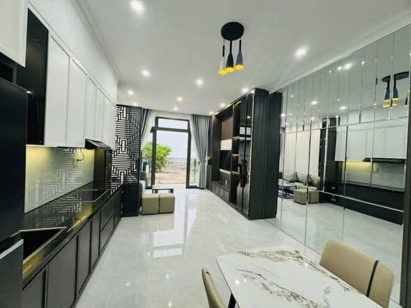 Nhà phố Cam Linh, Cam Ranh 120m² giá 2 tỷ - Đầy đủ nội thất, sổ đỏ chính chủ!