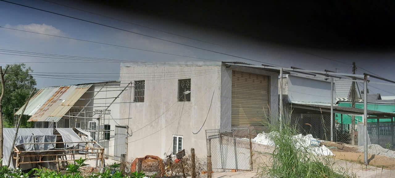 Nhà mặt tiền ấp 5, Lương Bình, Bến Lức, 780m² giá chỉ 4 tỷ - Tiềm năng đầu tư cao!