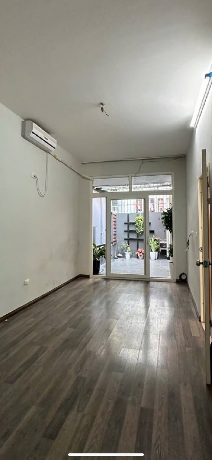 Căn hộ Tập thể Tân Mai 150m² giá 4.5 tỷ - Ban công thoáng đẹp, chính chủ!