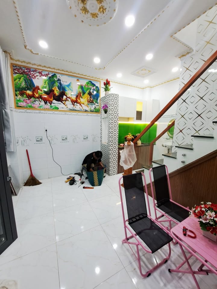 Nhà 3 tầng mới xây tại Bình Tân 16m² giá chỉ 1.6 tỷ - Đừng bỏ lỡ!