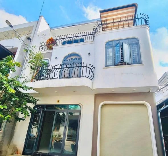 Nhà phố 3 tầng Lê Lợi, Quảng Ngãi 92m² giá 3 tỷ - Thiết kế hiện đại, sẵn sàng vào ở!