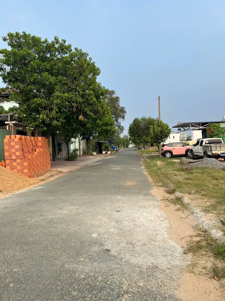 Bán biệt thự KDC Bách Khoa Q9 182m² giá 12.3 tỷ - Vị trí đắc địa gần công viên!