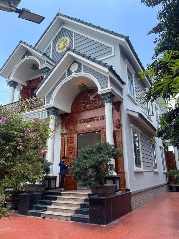 Nhà biệt thự Củ Chi 550m² giá 12.5 tỷ - Sẵn sàng vào ở!