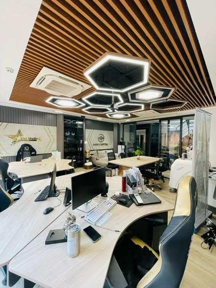 Mặt phố Nguyễn Hoàng 78m² giá 40 tỷ - Đầu tư sinh lời ngay!