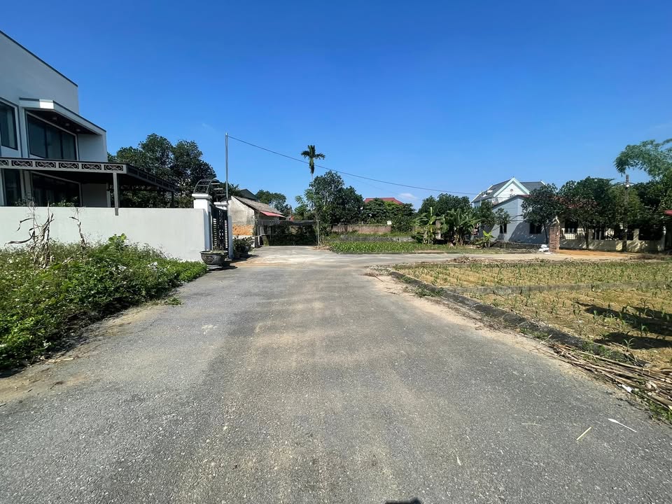 Đất nền đường thông tại Sen Trì, Thạch Thất - 80m² giá 3 tỷ - Cơ hội đầu tư tuyệt vời!