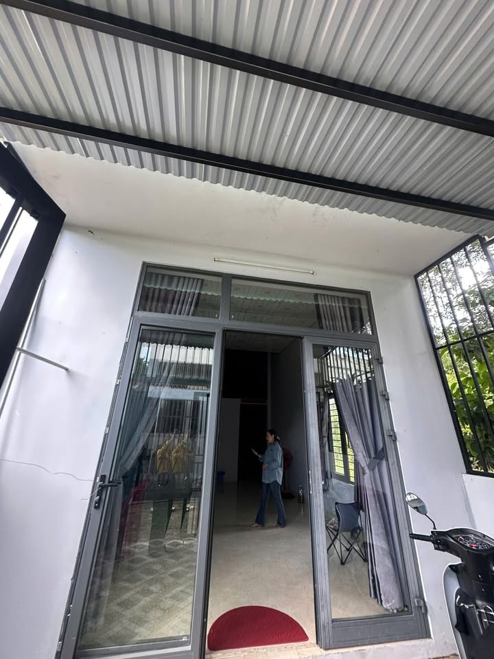Đất ở nông thôn Điện Ngọc 92,6m² giá 2,25 tỷ - Sổ đỏ chính chủ, thuận tiện xây dựng!
