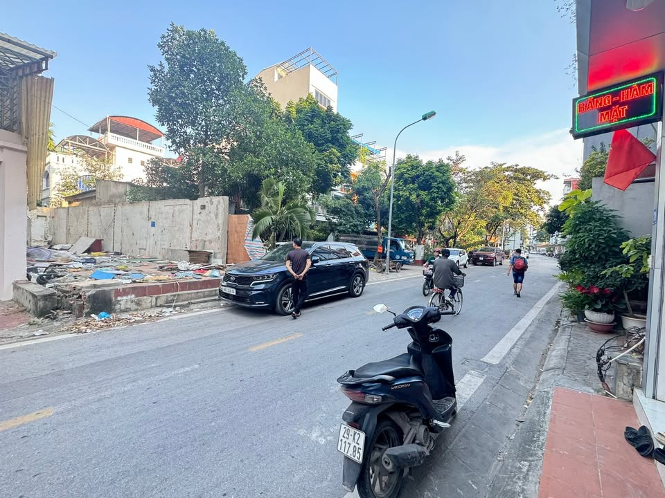 Đất nền Nguyễn Văn Cừ Long Biên 100m² - Kinh doanh tiềm năng, giá thỏa thuận!