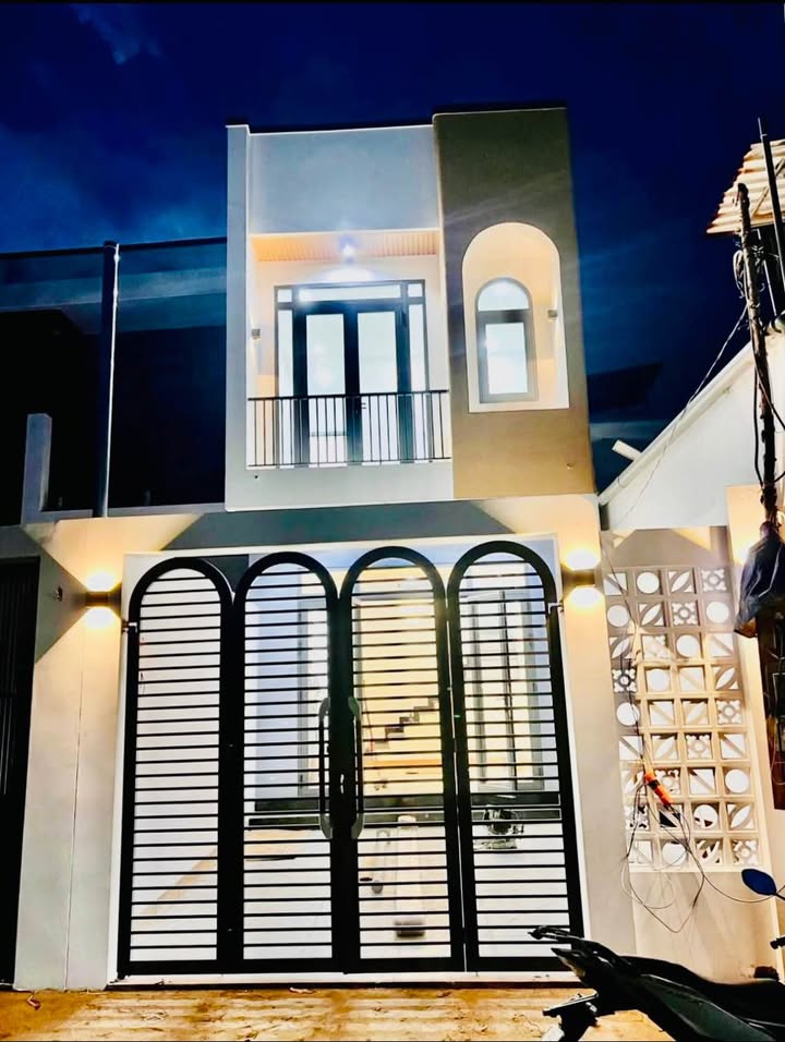 Nhà 1 trệt 1 lầu mặt tiền đường Sương Nguyệt Anh - Rạch Giá 65.1m² giá chỉ 2.25 tỷ