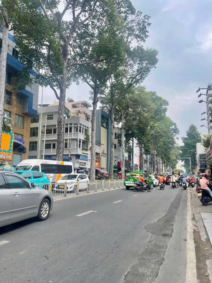 FrontHouse Nguyễn Thị Minh Khai 5,75m x 14m giá 45 tỷ - Đầu tư sinh lời ngay!