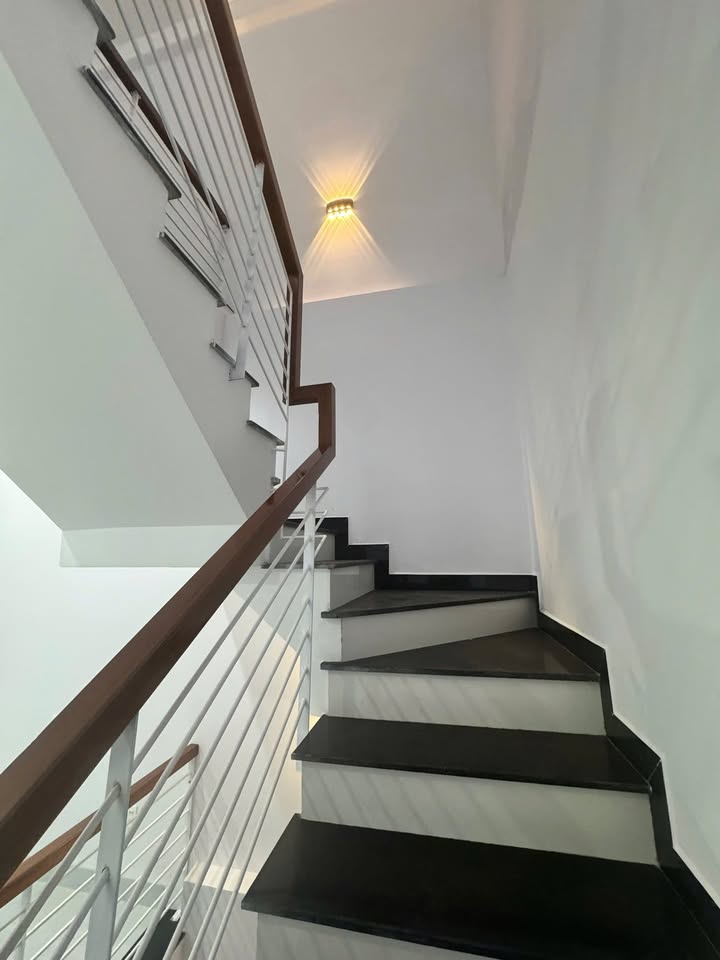 Nhà 3 tầng 487 Văn Tiến Dũng, Hòa Xuân, Đà Nẵng - Đối diện công viên, giá 8.2 tỷ!