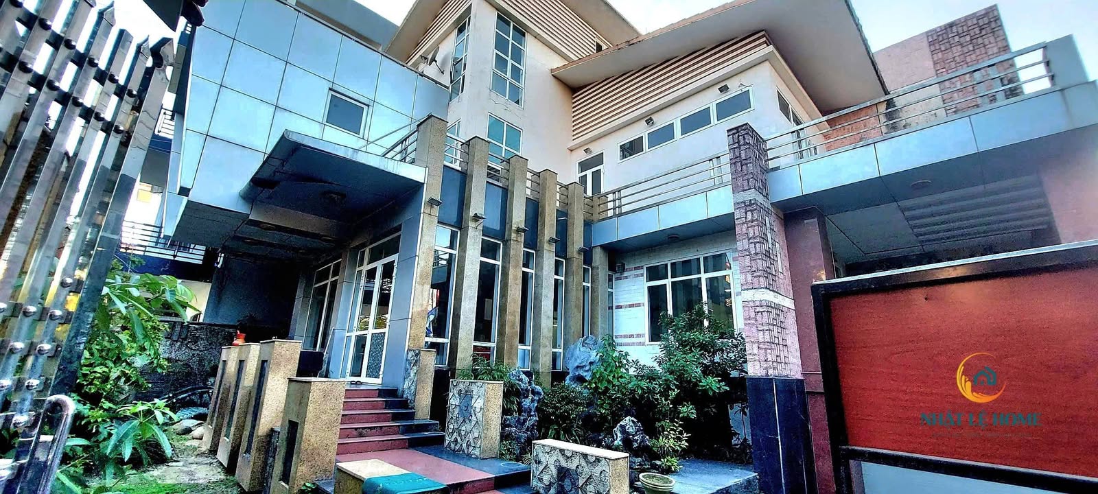 Nhà nguyên căn cho thuê tại phường Nam Lý, Đồng Hới - Diện tích 315m², phù hợp gia đình và văn phòng!