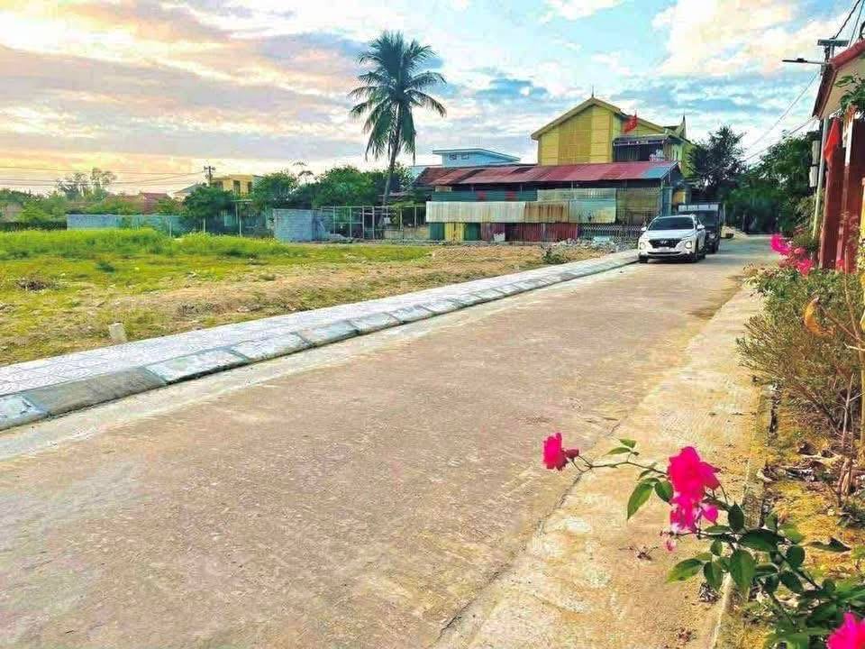 Đất nền Lộc Ninh Đồng Hới 120m² giá 1 tỷ - Đường ô tô 2 chiều rộng rãi!