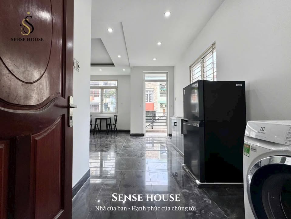 Căn hộ Studio 1PN đường Đồng Đen, Tân Bình 40m² giá 6.5 triệu - Nội thất đầy đủ, ban công thoáng đãng!