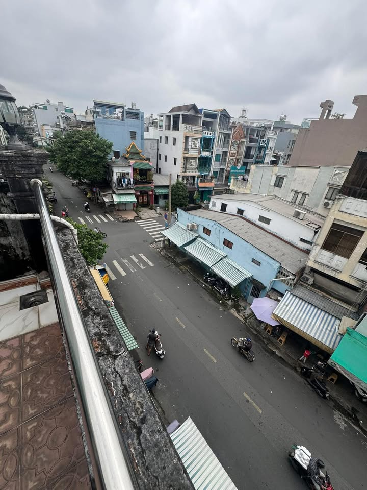 Nhà mặt tiền Nguyễn Biểu Quận 5 74.8m² giá 27.38 tỷ - Cơ hội đầu tư hiếm có!