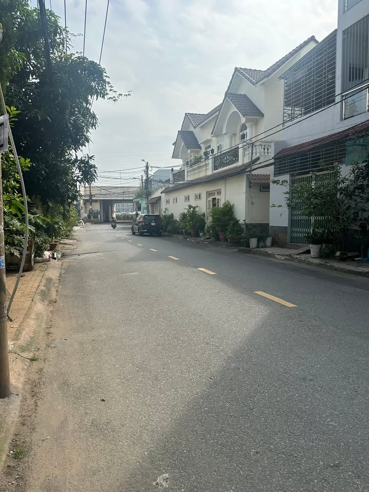 Nhà mặt tiền đường Dân Chủ, Hiệp Phú 92m² giá chỉ 9 tỷ - Đầu tư sinh lời ngay!